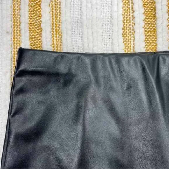 Women's black leather skirt - Picture 6 of 9